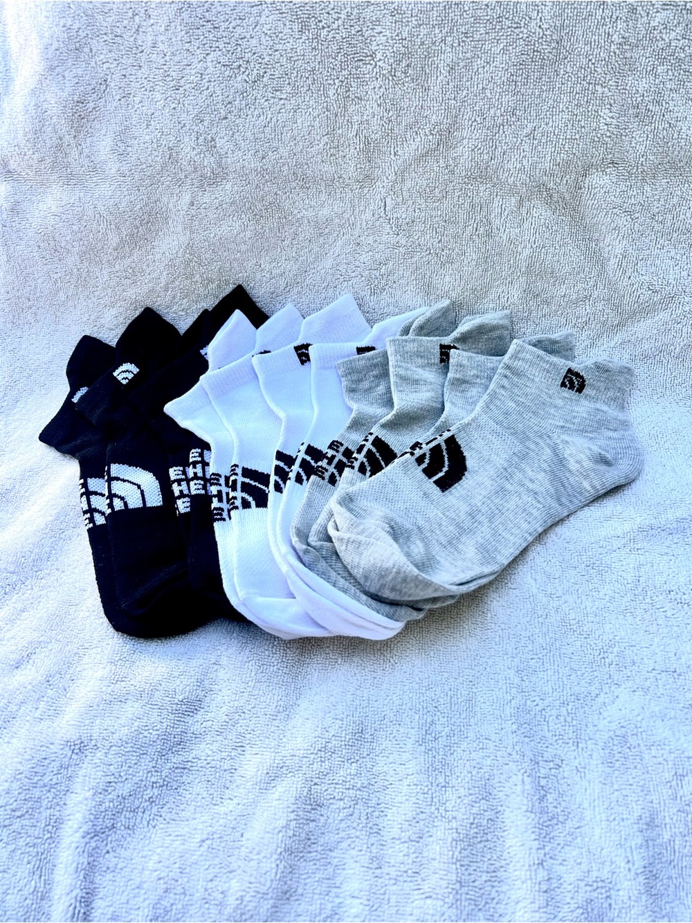 NEW The North Face Athletic Socks 6-Pack six pairs Black White Gray unisex